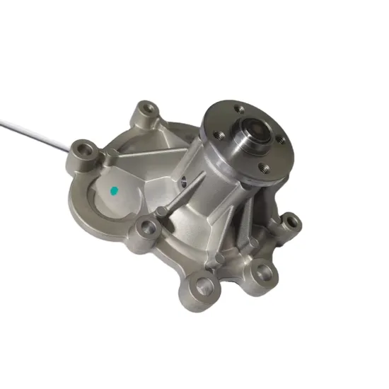 China Manufacturer of Car Water Pumps for W271 Engine
