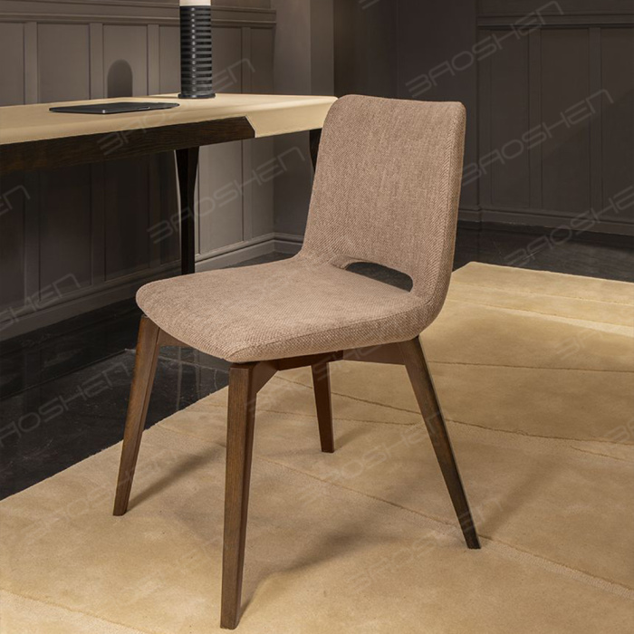 Cadeira de jantar de madeira design moderno