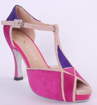 small toe dancing shoe