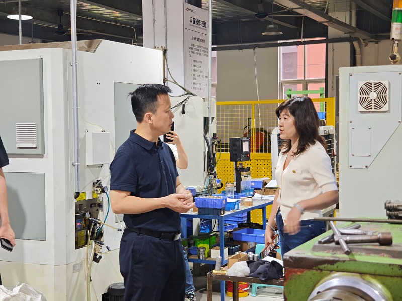 Leaders from the Beibei Economic Development Zone Management Committee Visited Chuke Intelligent Machinery for Inspection and Research, Supporting the Company's New Development!