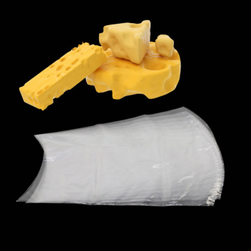 Нагревать сжимание мягкого сыра с кубиками