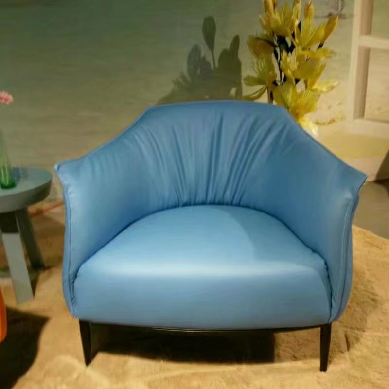 Italian leather lounge chair Italian leather lounge chair