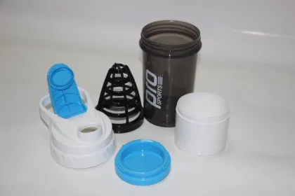 Plastic shake the cup