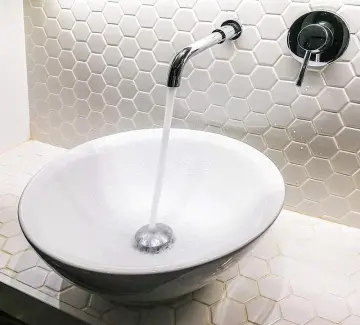 Bathroom pop up drain basin drainer waste