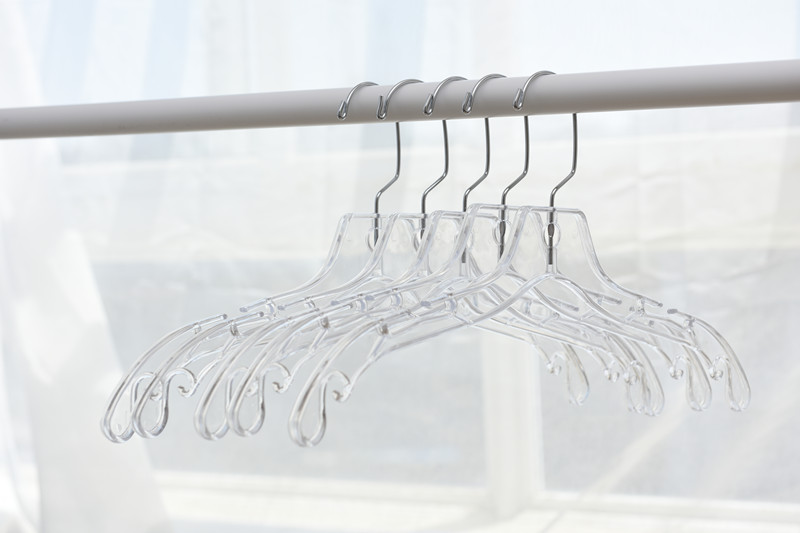 Plastic Hangers for Skirt with Clips