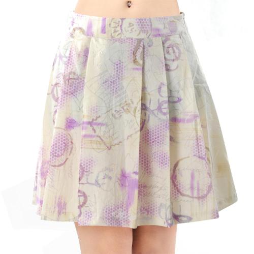 Modedesign Blumenmuster Frauenkleid