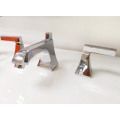 Chrome Counter Faucet Deck Faucet Montado