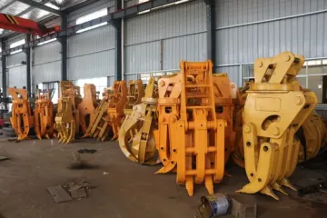 Heavy-Duty Steel Grapple for Industrial Waste Management