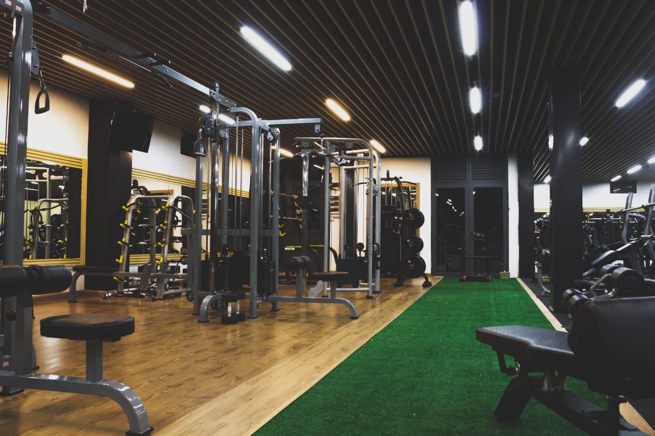 How to configure a commercial gym