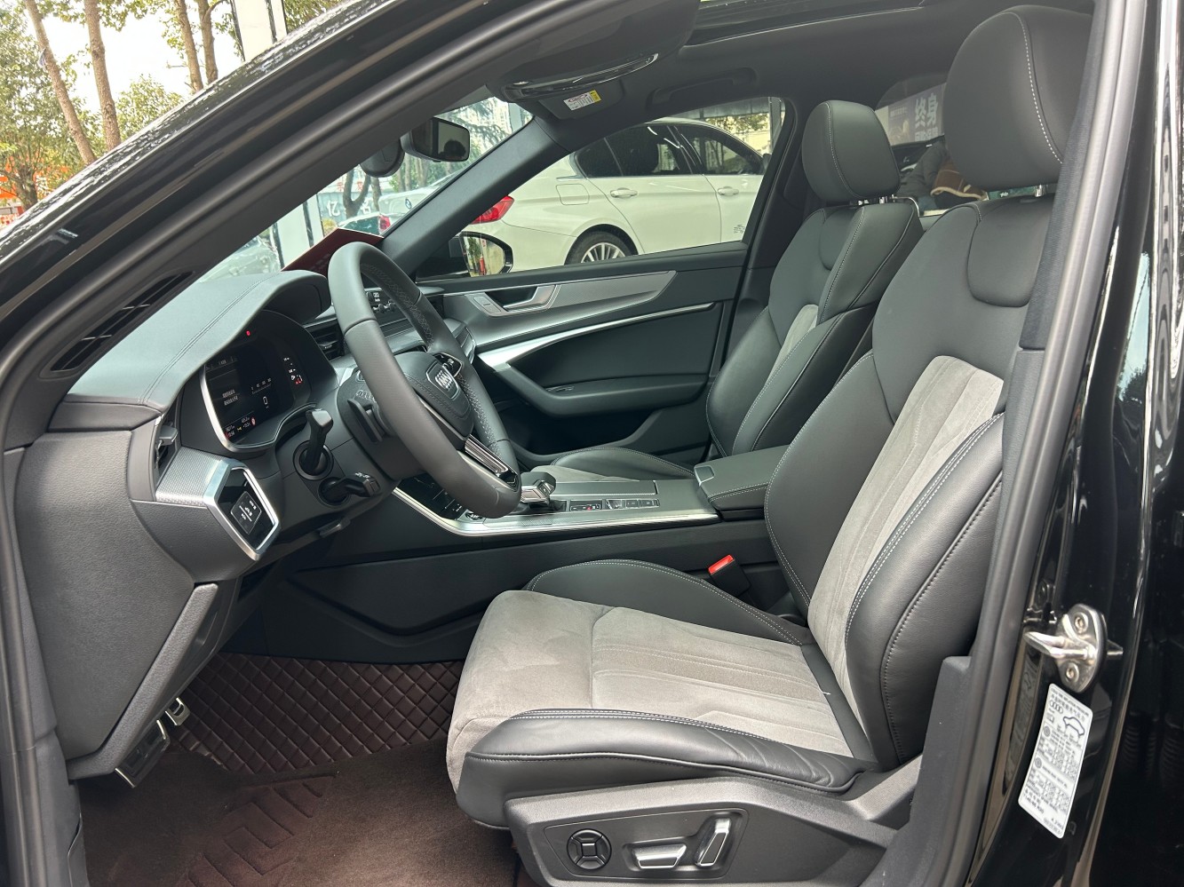 Audi A6L 2023 40 TFSI Luxury Elegant Edition