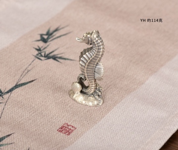 Realistic Seahorse Ornament for Elegant Home Decor