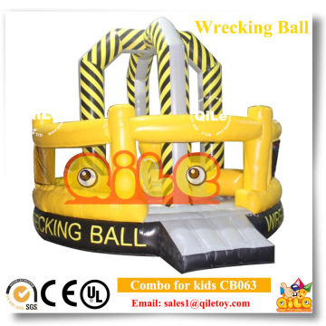 IAAPA High quality and exciting inflatable sport games wrecking and hitting ball