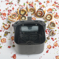 Moderne quadratische Heißluftfritteuse mit mattierter Oberfläche und LCD-Display