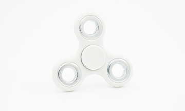 Hot Sales Cheap Plastic Hand Spinner Fidget with Metal Balance