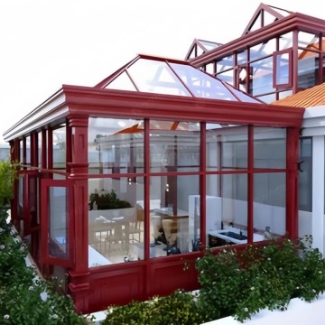 Sunroom personalizat elegant cu structură inovatoare din sticlă