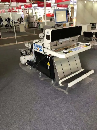 Auto Clothes Packing Machine