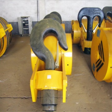 Handling material crane hook