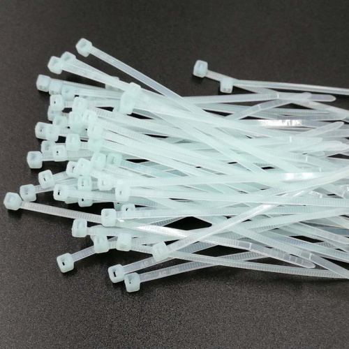Nouveau moule de conception de serre-câbles en plastique
