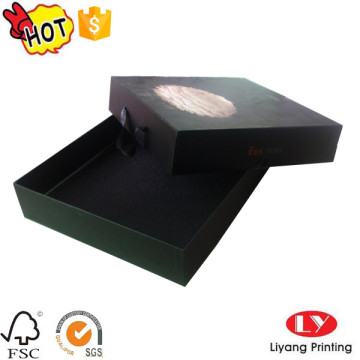 Cardboard gift packaging box with lid handle