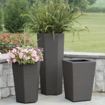 High-Quality Woven Rattan High-Rise Outdoor Garden Flower Pots for Hotels