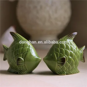 ceramic love fish salt and pepper shaker with low price
