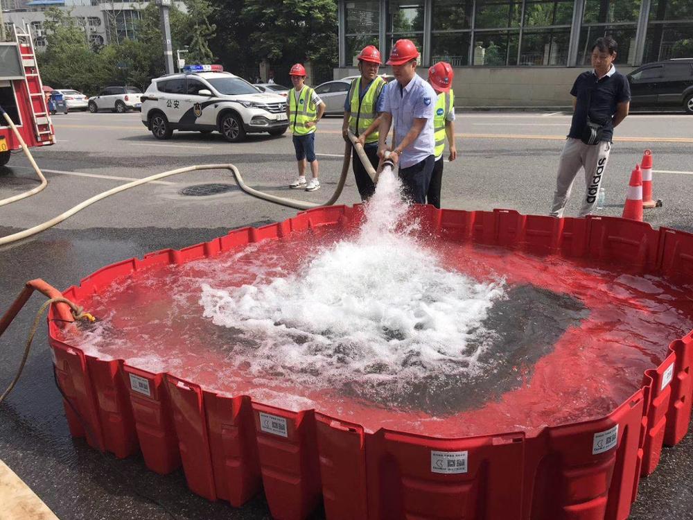 temporary outdoor highway traffic flood barrier boxwall