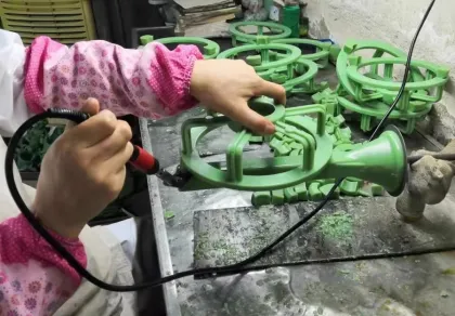 Thermostatic smokeless soldering iron