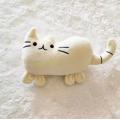 Cat blanc en peluche de couchage de couchage pour les enfants