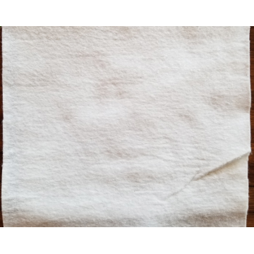 Для покрытия пола полиэфирного коврика защищают флисовую краску