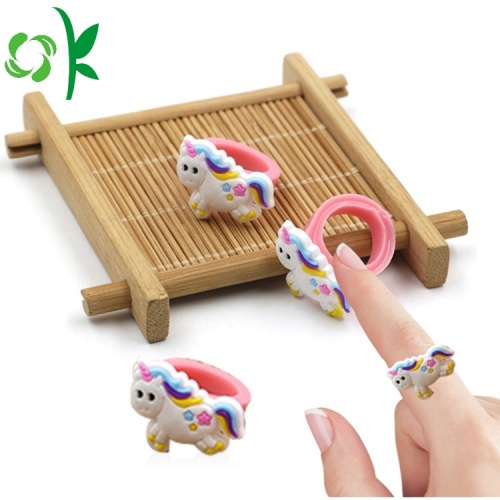 Bague en silicone mascotte enfants bagues de bande dessinée 3D Kirin