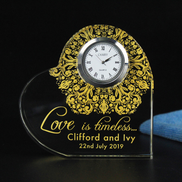 Custom Luxurious Wedding Souvenirs: Crystal Heart Clock Gift for Guests
