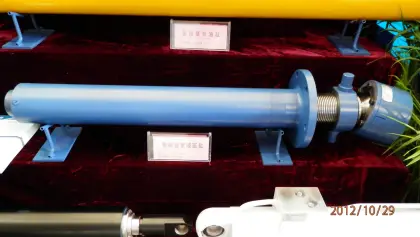 Petroleum machinery locking hydraulic cylinder