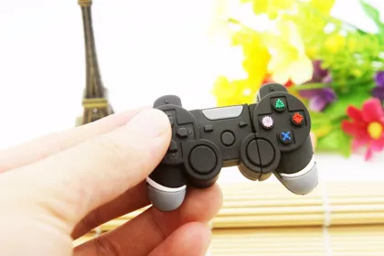 Customized U Disk 32g Anime Gamepad USB