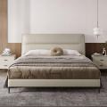 Cama estofada luxuosa com design moderno