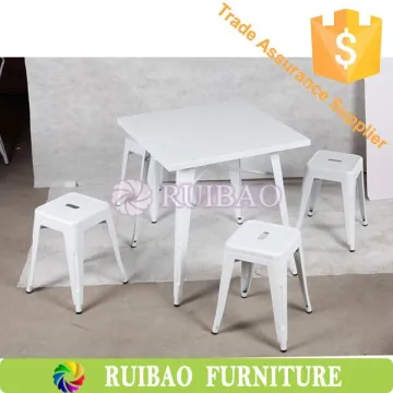 Vintage Replica Metal Dining Table Cafe Table Set with four Metal stool