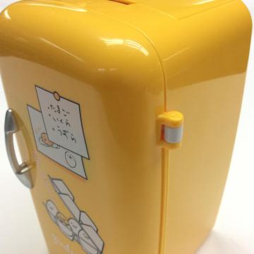 Aufbewahrungsbox aus Kunststoff in Form eines Kühlschranks