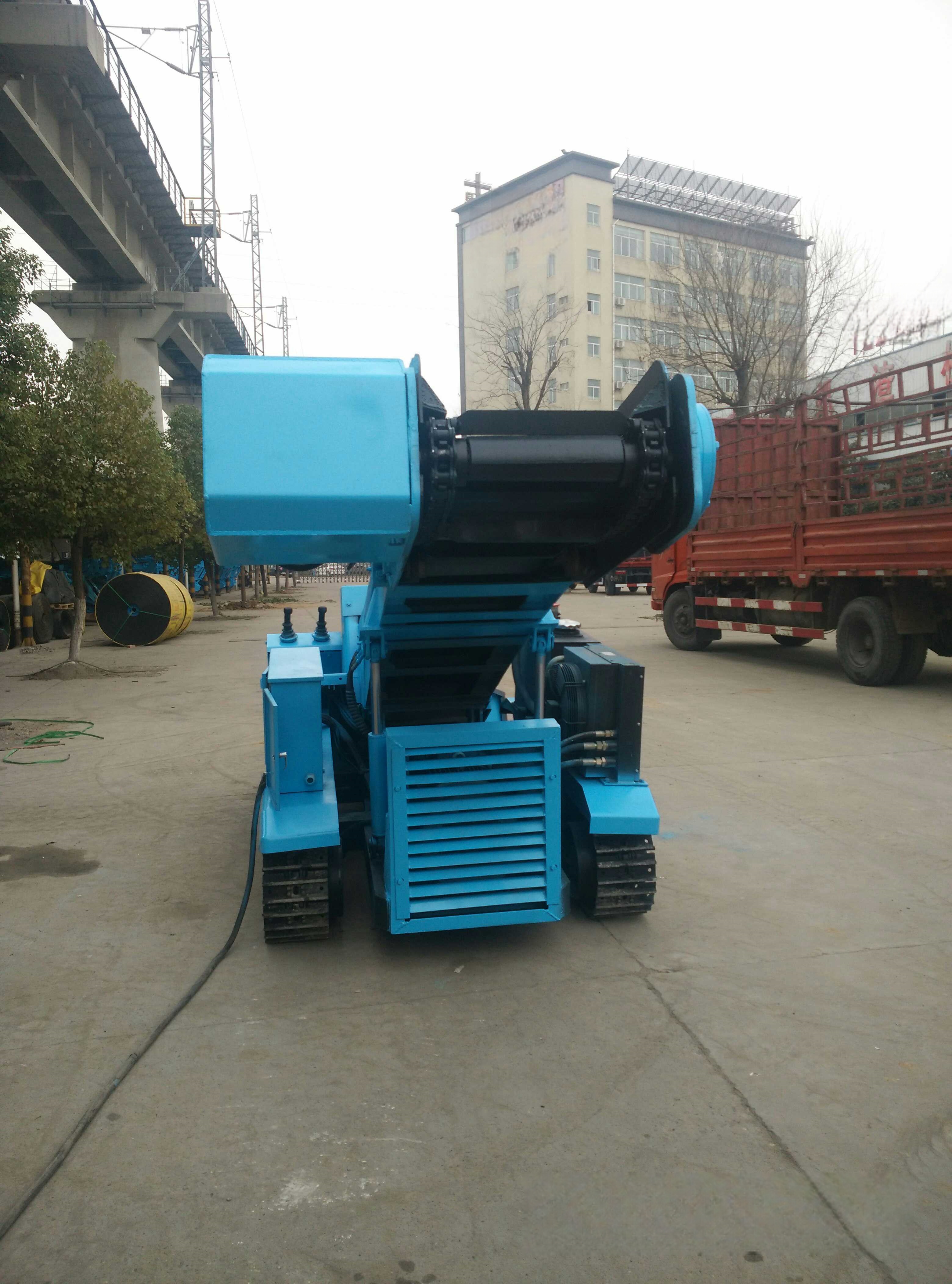 ZWY-60_30L Crawler Scraper Mucking Loader1