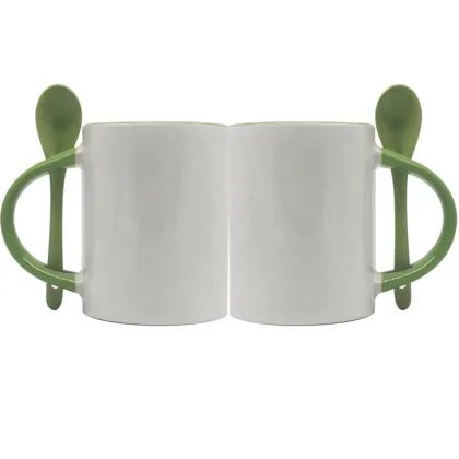 Fashion Customized Ceramic Cup with Green Spoon