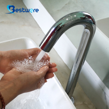 Grifo de lavabo y baño con sensor automático