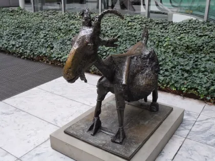 Famous art work bronze she goat sculpture