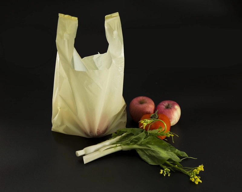 Custom Private Label LDPE Tshirt Package Bio Carry Bag Biodegradable Plastic Carry Bag