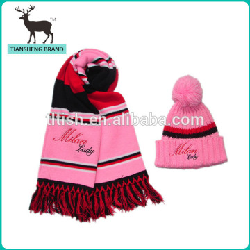 knitting football scarves and hats