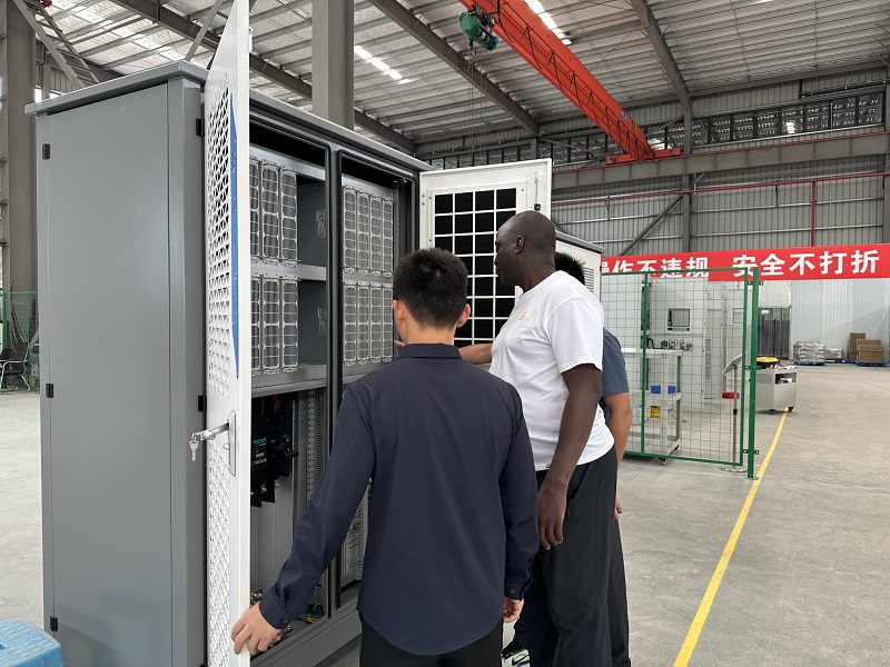 Nigerian businessmen visit Sennan Electric for inspection and exchange, exploring new opportunities for cooperation in new energy charging in Africa