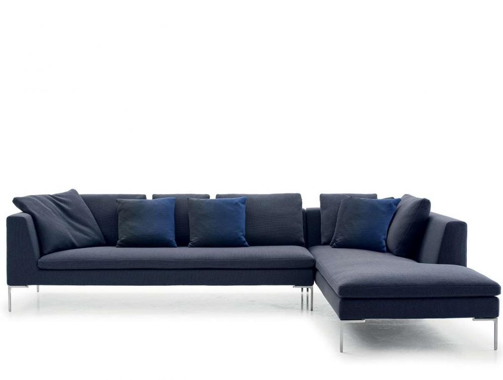 نسخة حديثة من أنطونيو سيتيريو BB Italia Charles Sofa