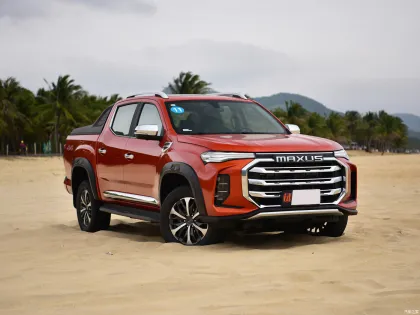 Chinese Saic Maxus Electric Pickup and Campervan New Energy Vehicles