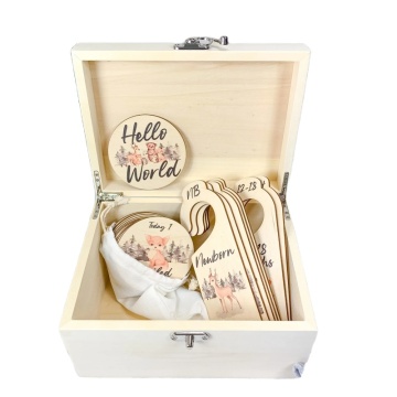 Waldtiere Baby Keepsake Box mit Meilensteinkarten und Schrankteiler