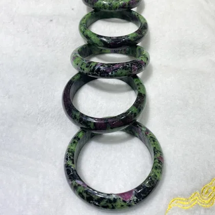 High Quality Natural Ruby Zoisite Jade Crystal Bracelet for Gifts