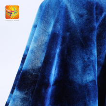 Tejido de terciopelo azul con efecto tie dye popular