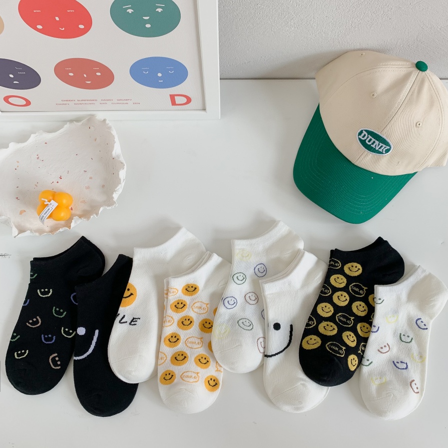 Versatile boat medyas na may nakangiting disenyo ng mukha