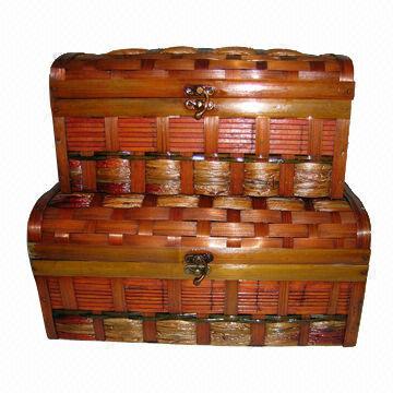 Bamboo wine boxes in rectangular shape